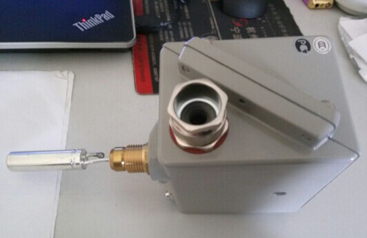 Danfoss����˹����׃����060G2185�؃r(ji��)�N(xi��o)��